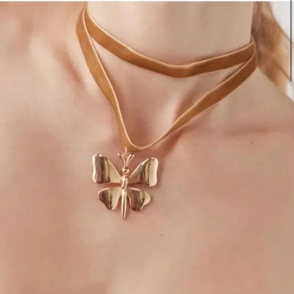 NWT Urban Outfitters Buffy Velvet Layer Choker - Picture 1 of 4